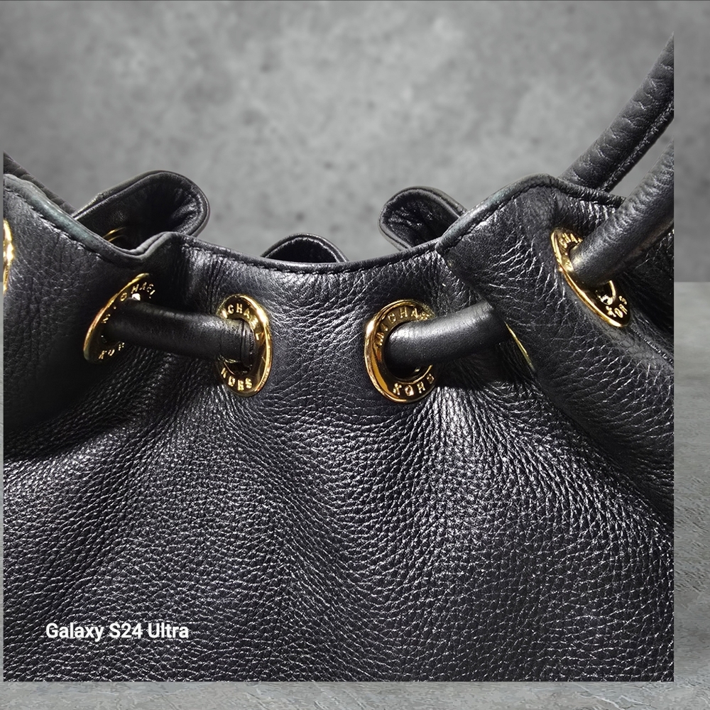 Michael Kors East West Black Pebbled Leather Bucket Bag Round Handles Large - Picture 10 of 16